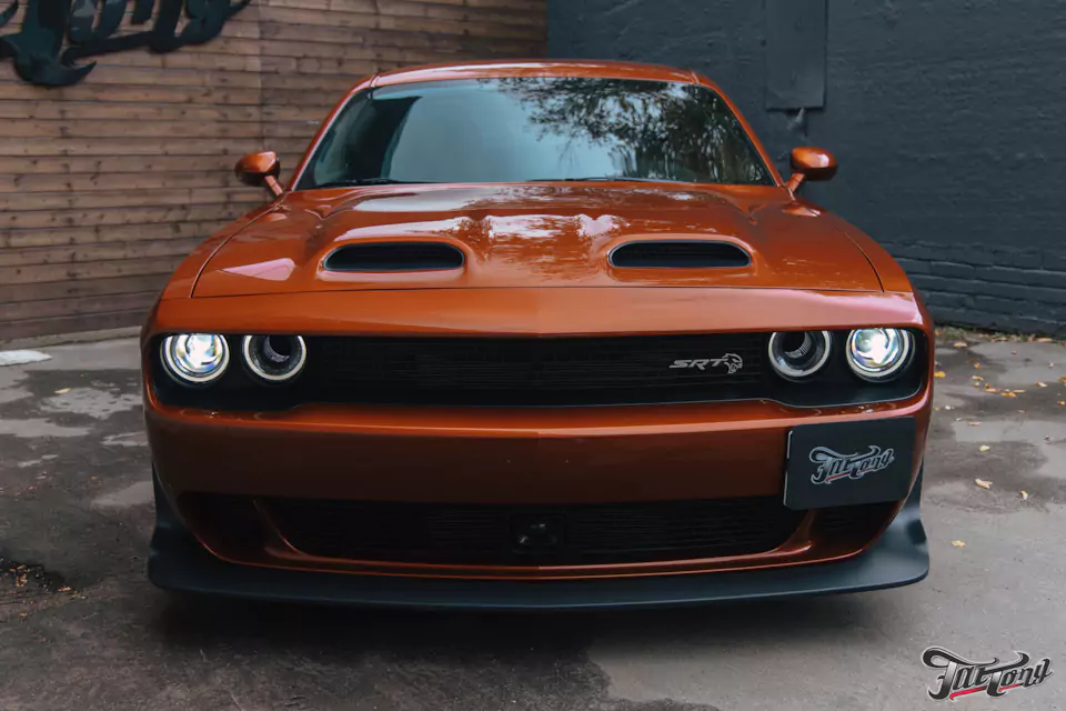 Установили на Dodge Challenger SRT Hellcat bi-led модули. Хороший свет — это важно!